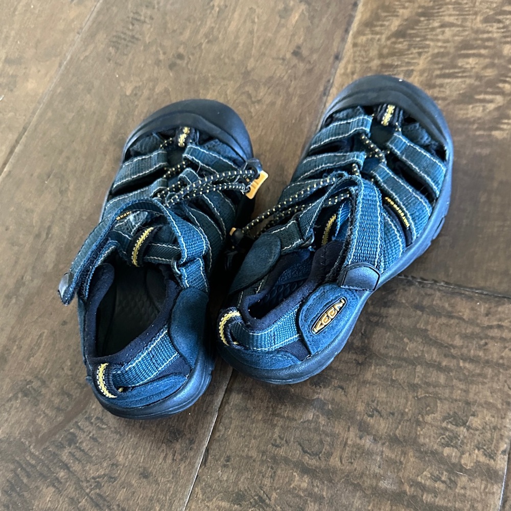 KEEN Kids' Black and Yellow Outdoor Sandals
